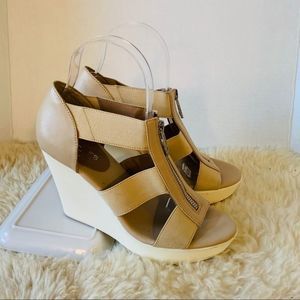 Charles By Charles David Sandal Wedges Tan Size 7